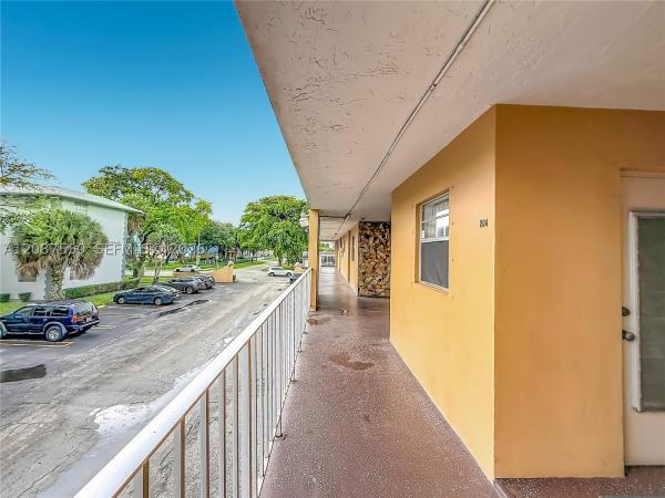 Tallwood North, 1600 Tallwood Ave #204, Hollywood, Florida 33021, image 3