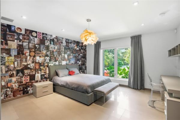 Bay Lure, 9301 N Bayshore Dr, Miami Shores, Florida 33138, image 1