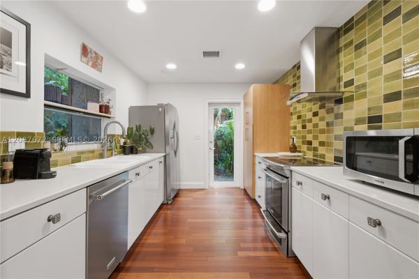 4005 S Loquat Ave, Miami, Florida 33133, image 3
