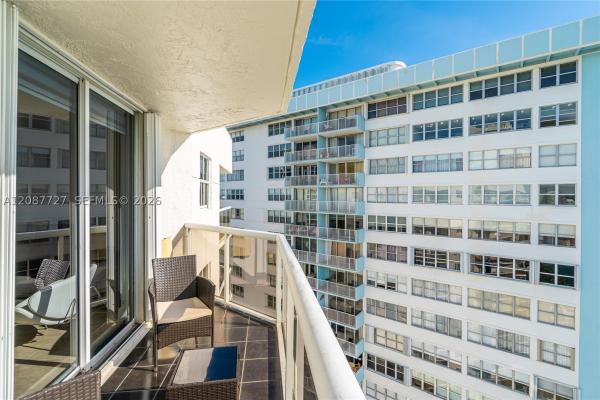 La Rive Gauche, 5880 Collins Ave #PH-3, Miami Beach, Florida 33140, image 1