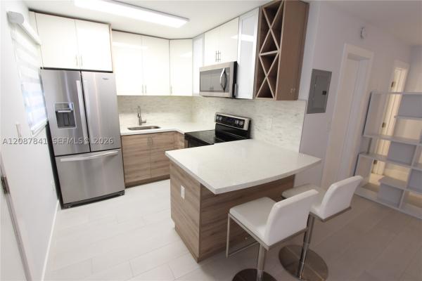 Villa Santander, 427 Santander Ave #202, Coral Gables, Florida 33134, image 2