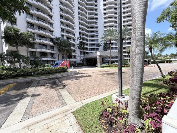 Parc Central Aventura South, 3300 NE 191st St #512, Aventura, Florida 33180, image 2