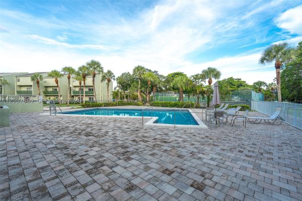 Sun & Lake, 8913-D NW 28th Dr #40, Coral Springs, Florida 33065, image 2