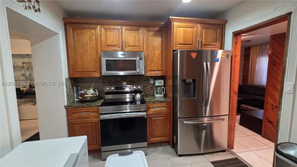Norwood, 350 NW 188th St, Miami Gardens, Florida 33169, image 3