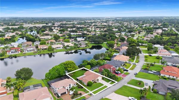 Falcon's Lea, 6581 Falconsgate Ave, Davie, Florida 33331, image 3
