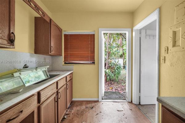 Country Club Estates, 424 Minola Dr, Miami Springs, Florida 33166, image 3