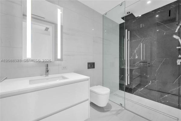 300 Biscayne Boulevard Way #2907W, Miami, Florida 33131, image 3