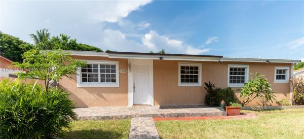 11601 SW 183rd St, Unincorporated Dade County, Florida 33157, image 1