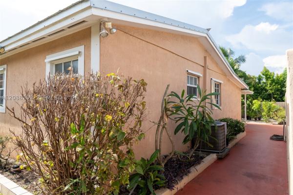 11601 SW 183rd St, Unincorporated Dade County, Florida 33157, image 3