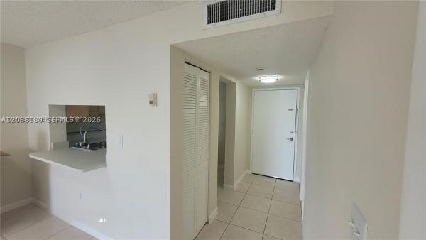 9360 Fontainebleau Blvd #612, Unincorporated Dade County, Florida 33172, image 2