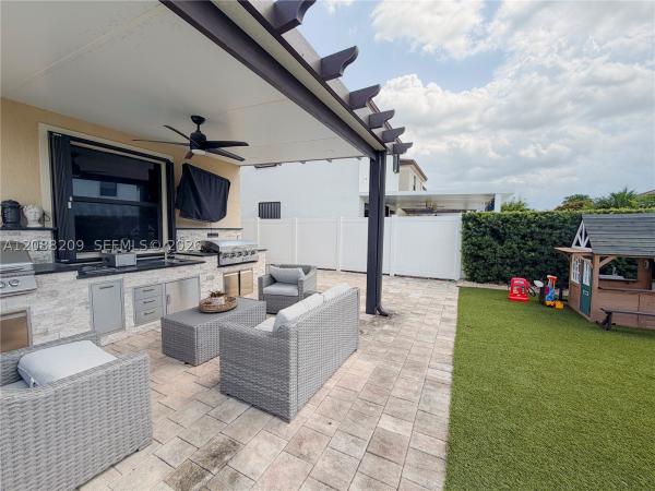 Aquabella, 11014 W 35th Ln, Hialeah, Florida 33018, image 1
