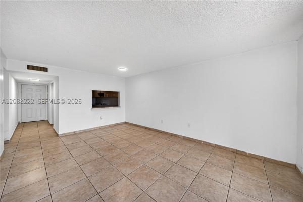 Samari Lake East, 10000 NW 80th Ct #2432, Hialeah Gardens, Florida 33016, image 2