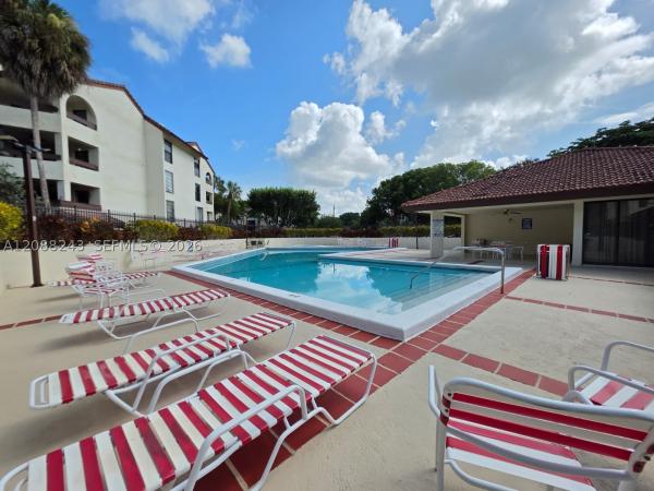 9060 SW 125th Ave #C202, Unincorporated Dade County, Florida 33186, image 2