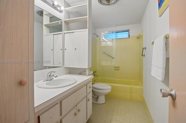 Fleur De Lis, 1 N Golfview Rd #201, Lake Worth Beach, Florida 33460, image 2