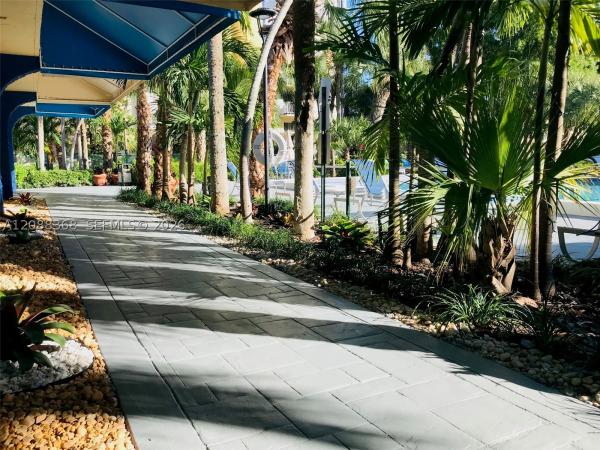 Yolanda Villas, 4550 NW 9th St #606E, Miami, Florida 33126, image 3