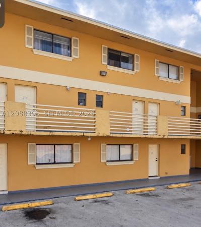 180 Royal Palm Rd #218, Hialeah Gardens, Florida 33016, image 1