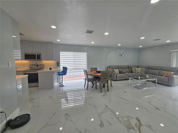 Bel Aire, 19115 Bel Aire Dr, Cutler Bay, Florida 33157, image 3