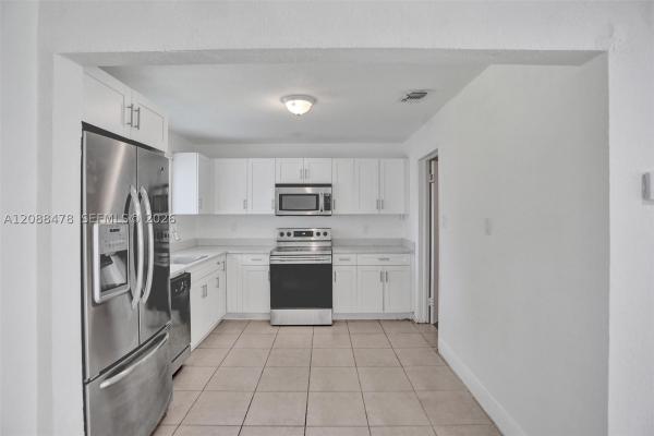 South Hollywood, 1002 S 28th Ave, Hollywood, Florida 33020, image 2