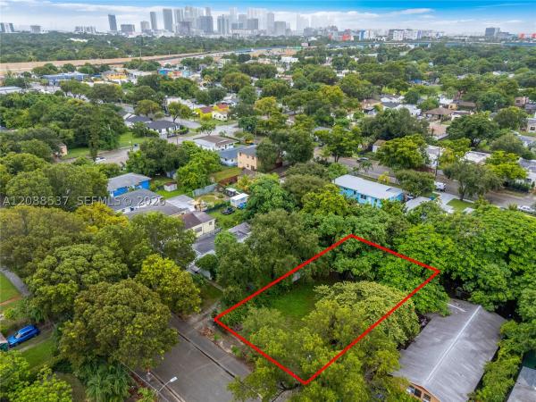 Bowling Green, 920 NW 51st St, Miami, Florida 33127, image 1