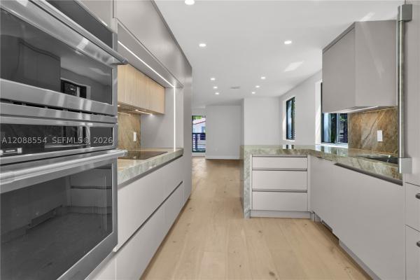 Porter Manor, 1936 SW 18th St, Miami, Florida 33145, image 3