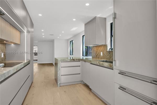 Porter Manor, 1936 SW 18th St, Miami, Florida 33145, image 1