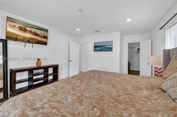 North Hollywood, 326 SW 14th St #1-3, Dania Beach, Florida 33004, image 2