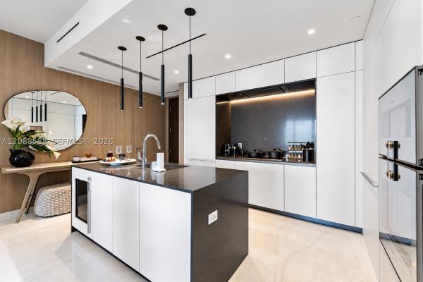 300 Biscayne Boulevard Way #1605W, Miami, Florida 33131, image 2