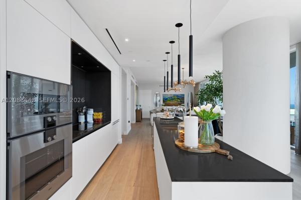 300 Biscayne Boulevard Way #4707W, Miami, Florida 33131, image 1