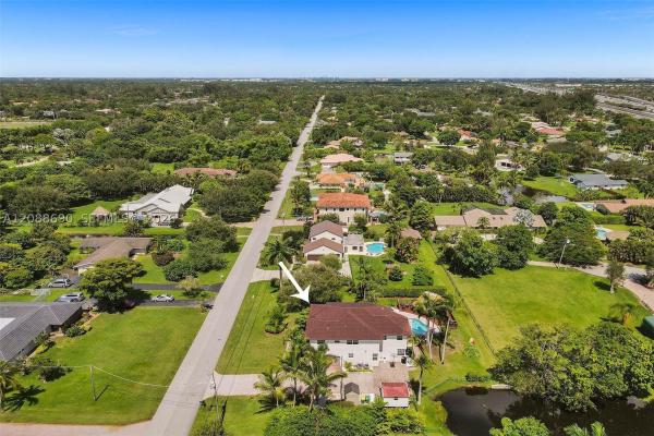 12140 SW 3rd St, Plantation, Florida 33325, image 1