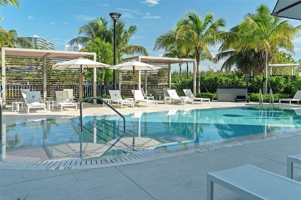 2411 Laguna Cir #2802, North Miami, Florida 33181, image 1