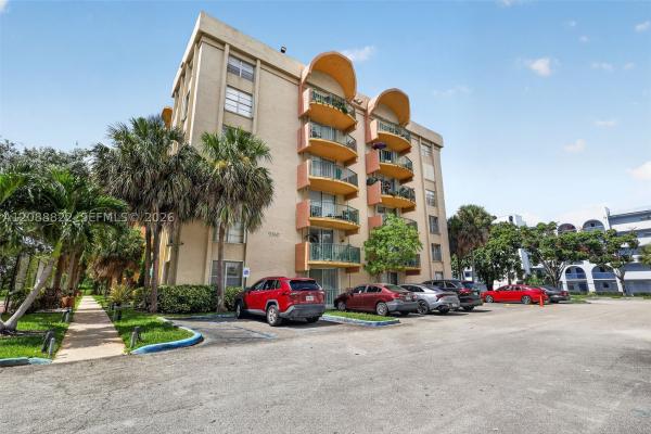 9360 Fontainebleau Blvd #101, Unincorporated Dade County, Florida 33172, image 3