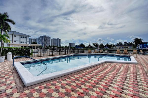 Ashleigh House, 3113 S Ocean Dr #510, Hallandale Beach, Florida 33009, image 1