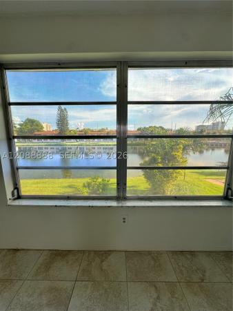 Biscayne Lake Gardens, 2940 NE 203rd St #C213, Aventura, Florida 33180, image 2