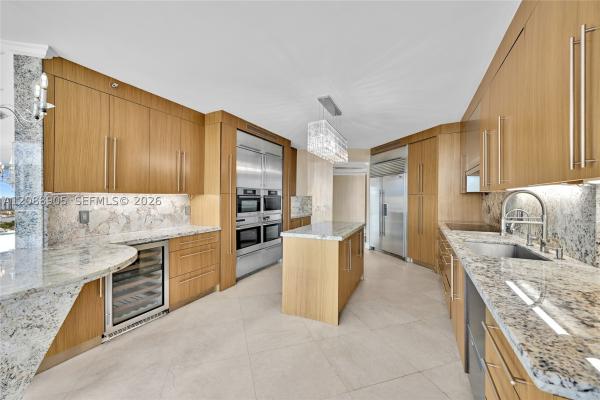 Hidden Bay, 3370 NE 190th St #2813, Aventura, Florida 33180, image 3