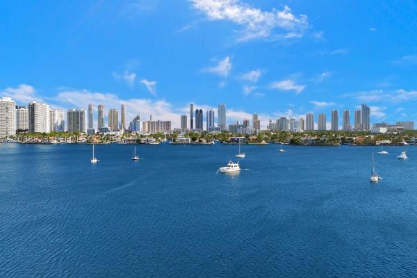 The Reserve At Marina Palms, 17111 Biscayne Blvd #2210, North Miami Beach, Florida 33160, image 2