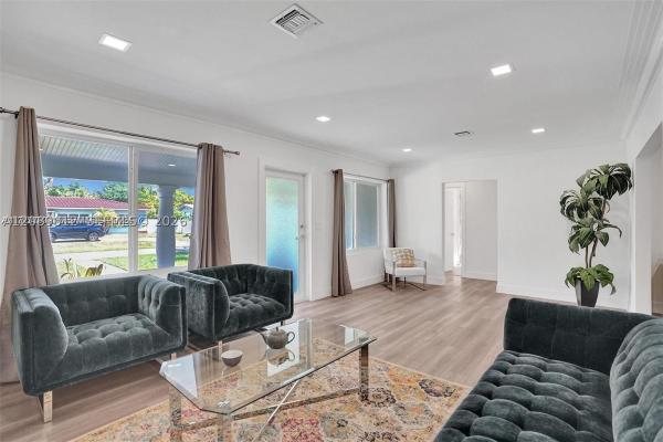 Park Plaza, 630 NE 52nd Ter, Miami, Florida 33137, image 2