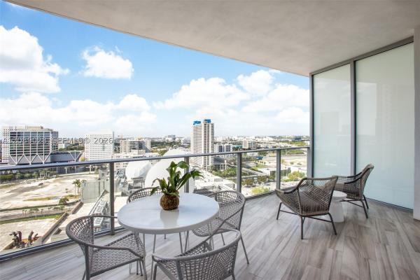 Paramount Miami Worldcenter, 851 NE 1st Ave #1810, Miami, Florida 33132, image 2