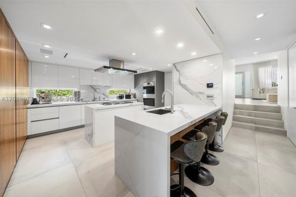 Rivo Alto, 110 Venetian Way San Marino Is, Miami Beach, Florida 33139, image 3