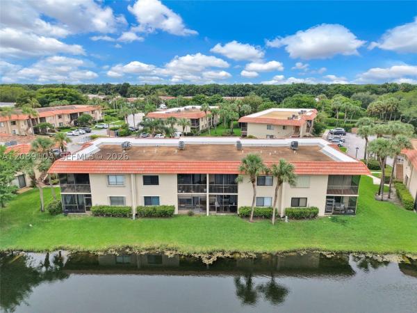 Racquet Club At Bonaventure, 374 Lakeview Dr #204, Weston, Florida 33326, image 2