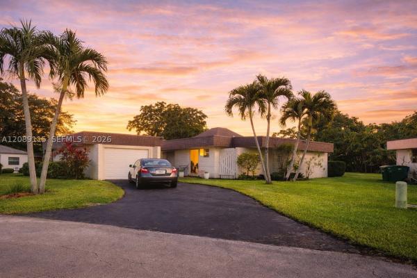 The Woodlands, 5700 White Hickory Cir, Tamarac, Florida 33319, image 2