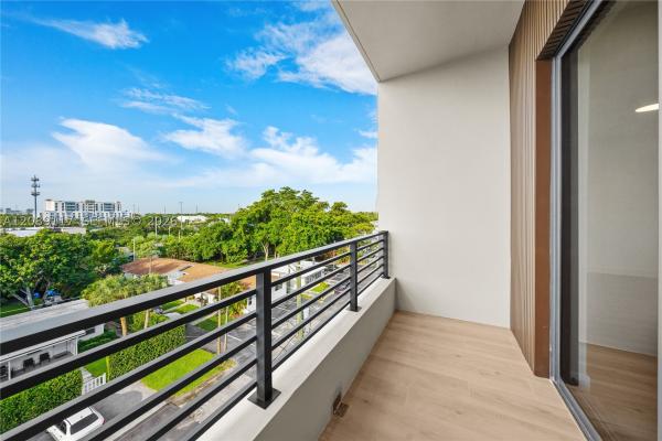 215 SE 4th St #406, Hallandale Beach, Florida 33009, image 2