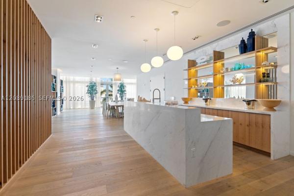 Tiffany House, 401 N Birch Rd #610, Fort Lauderdale, Florida 33304, image 3