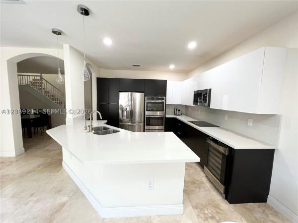 Madison Pointe At Central Park, 10230 NW 86th St, Doral, Florida 33178, image 2