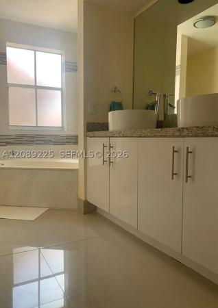 L'Etoile At Emerald Pointe, 3140 N 36th Ave, Hollywood, Florida 33021, image 3