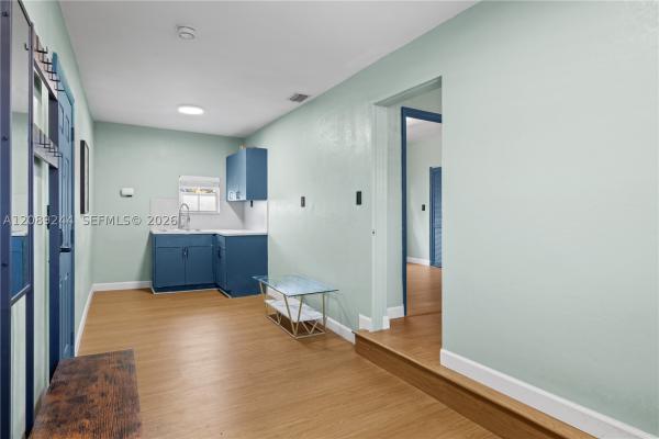 Pearsons, 1010 SW 8th Ave, Miami, Florida 33130, image 1