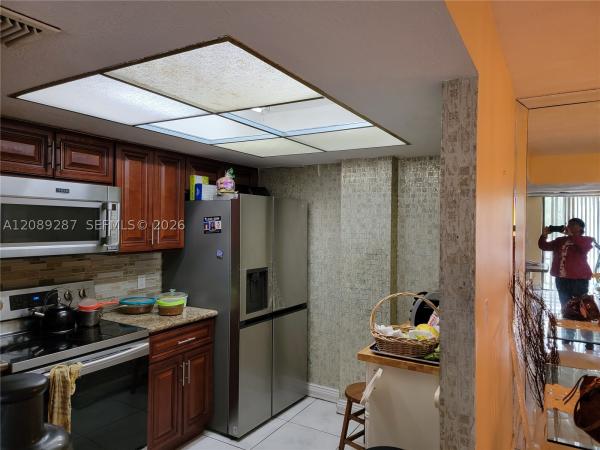 Inverwood Of Inverrary, 5570 NW 44th St #215A, Lauderhill, Florida 33319, image 1
