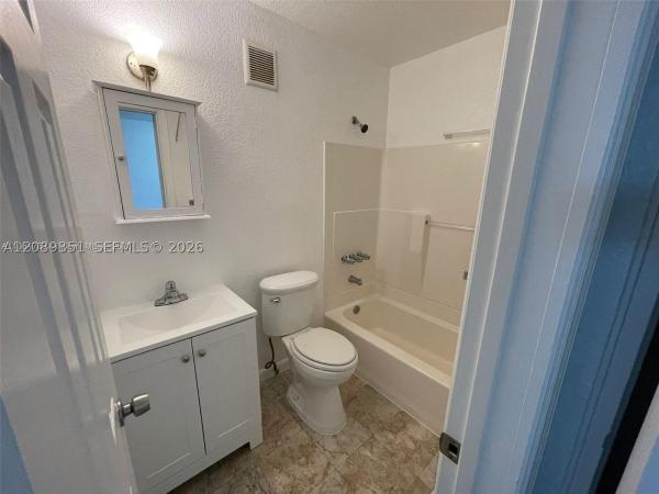 Colonial Court, 1471 NE 170th St #224A, North Miami Beach, Florida 33162, image 2