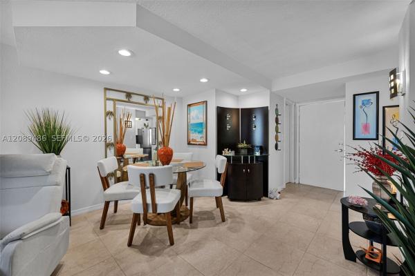 Collins Plaza, 1334 Collins Ave #403, Miami Beach, Florida 33139, image 3