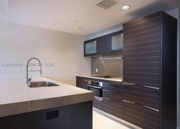 Epic Hotel & Residences, 200 Biscayne Boulevard Way #3209, Miami, Florida 33131, image 1