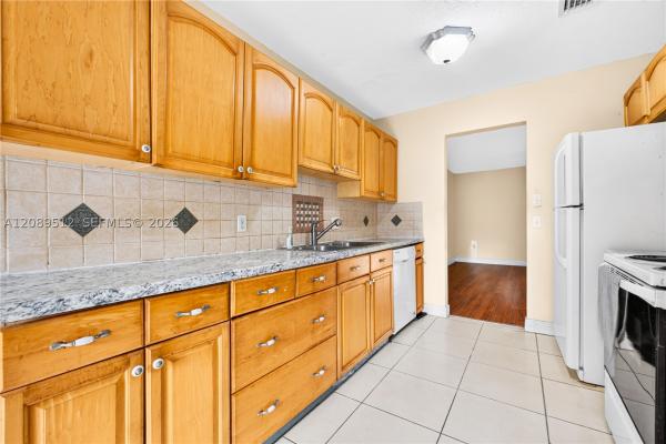 Lakeshore Club, 9014 NW 45th Ct, Sunrise, Florida 33351, image 1